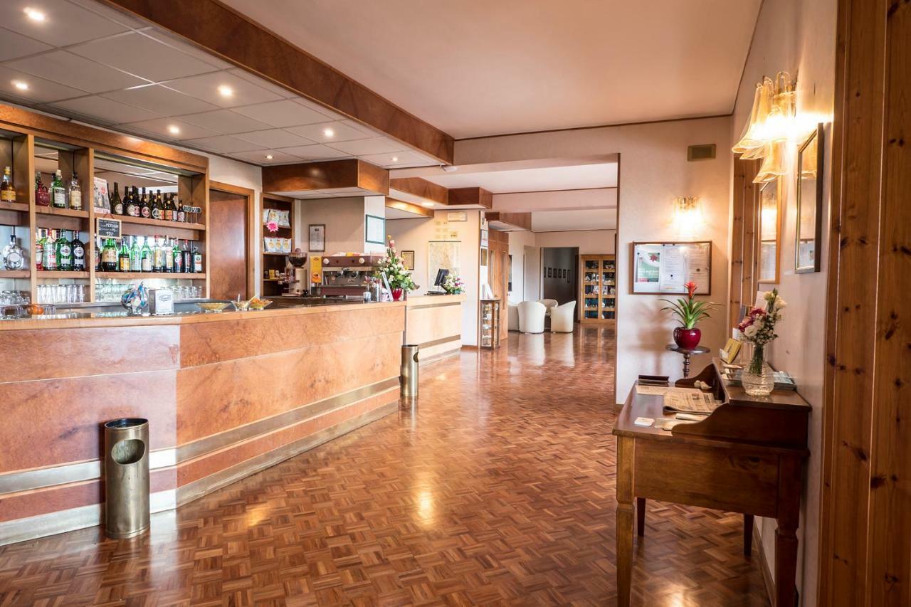 Hotel Vega Perugia Esterno foto