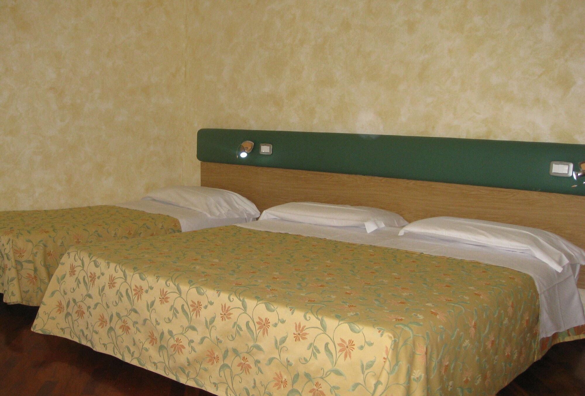 Hotel Vega Perugia Esterno foto